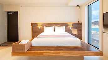 Gyeongju Luna Piena Poolvilla