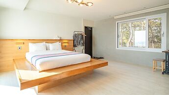 Gyeongju Luna Piena Poolvilla