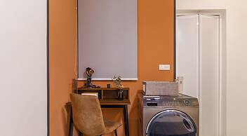 Neu Suites Residence, Embassy Row