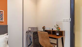 Neu Suites Residence, Embassy Row