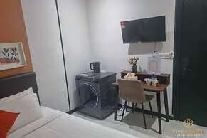 Neu Suites Residence, Embassy Row
