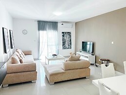 Remarkable 5-bed Apartment in Kilamba - Luanda