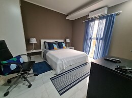 Guest House Sleeps 14 With Terrace