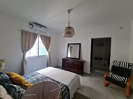 Guest House Sleeps 14 With Terrace