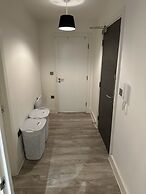Birmingham/solihull 1-bed Apt, Sleeps 3 w/ Parking