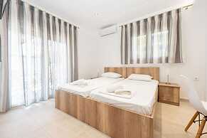 Milonas House Apartments