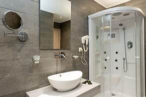 Milonas House Apartments