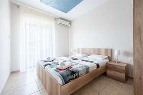 Milonas House Apartments
