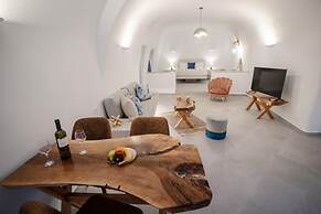 Sun Angelos Oia - Luxury Cave Suites