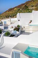 Sun Angelos Oia - Luxury Cave Suites