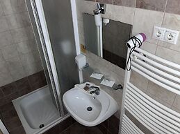 Hotel Rose City