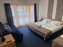 Hotel Rose City
