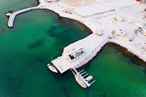 Arctic Ocean Lodge