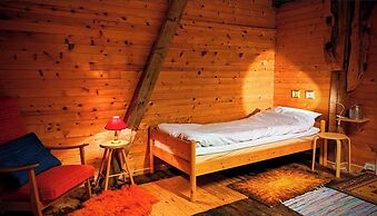 Arctic Ocean Lodge