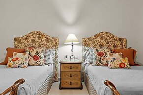 Grand Marina Villas