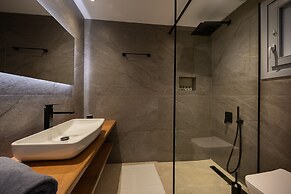 Nastram Suites Oia
