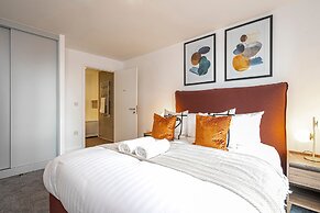Designer Flat Near City Centre