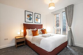 Designer Flat Near City Centre