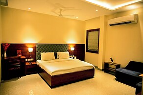 Hotel Cresent Near Assi Ghat