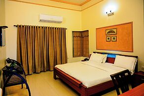 Hotel Cresent Near Assi Ghat