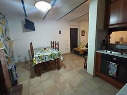 Apartment With Air-con and Pool
