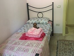 Apartment With Air-con and Pool