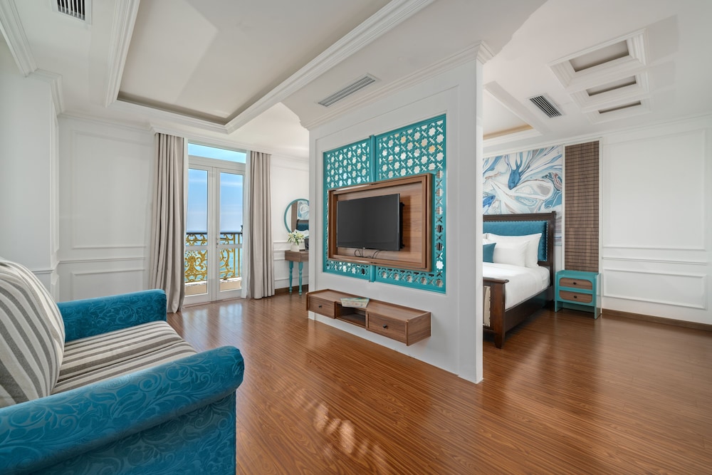Paracel Beach Hotel