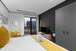 Nine Palms 214