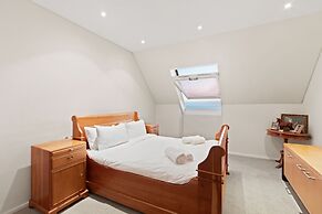 Dolphin Beach A301