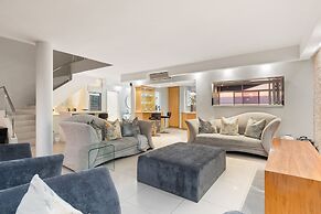 Dolphin Beach A301
