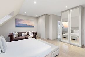 Dolphin Beach A301
