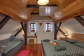Authentic Wooden House Sleme