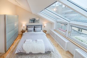 Venus Apartments - Deluxe Loft Skylit