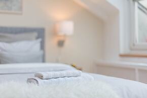 Venus Apartments - Deluxe Loft Skylit