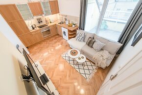 Venus Apartments - Deluxe Loft Skylit
