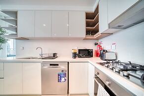 Classy Downtown 2BR w City View Balcony