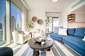 Classy Downtown 2BR w City View Balcony