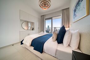 Classy Downtown 2BR w City View Balcony