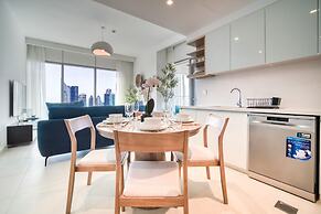 Classy Downtown 2BR w City View Balcony
