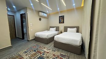 Pyramids Hotel