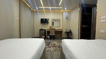 Pyramids Hotel