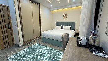 Pyramids Hotel
