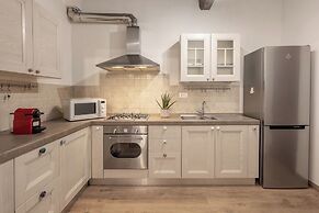 Laurel Apartment by Mmega