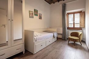Laurel Apartment by Mmega