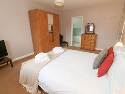 Glyde House