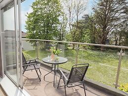 17 Coedrath Park