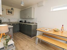 28 Coedrath Park