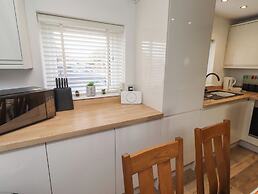 22 Longstone Park