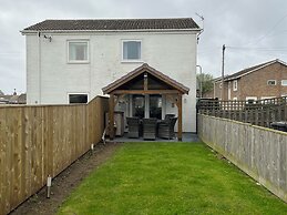 22 Longstone Park