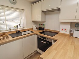 22 Longstone Park